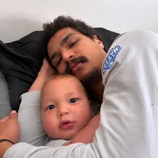 Travis Dye (@babydye23) • Instagram photos and videos