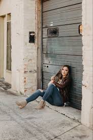 90 Top And Jeans Ideas Photography Poses Women Photoshoot Poses Model Poses Wedding photo shoot poses for girls.