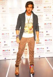 Hrithik Roshan Wiki Age Height Wife Girlfriend Family Biography Wikibio It was when hrithik roshan bent down and touched anand kumar's feet in full public view. hrithik roshan wiki age height wife