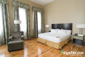 370 king street west, toronto, on m5v 1j9. Holiday Inn Express Cleveland Downtown The Executive King Room At The Holiday Inn Express Cleveland Downtown Oyster Com Hotel Photos