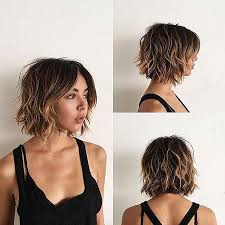 Vorhang auf für curtain bangs. Hair Styles For School Curtain Bangs Short Hair Messy Short Wavy Bangs Haarschnitt Bob Frisur Kurz Rundes Gesicht Haarschnitt