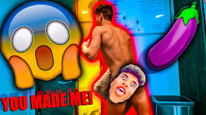 Nate Garner on X: 👇🏽 RETWEET TO SEE ME NUDE... or just watch the video  yikes 👇🏽 YALL CONTROL MY LIVE & MAKE ME STREAK... ya 😩  t.cododZp3TOuS 🍑 t.coOfezxxR4a9  X