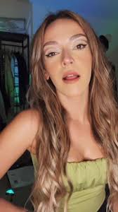 Natalie Farrell (@nataliefarrellofficial)