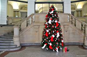 Spielzeug Spenden Gluck Versenden Holiday Decor Christmas Tree Holiday