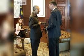 He currently is a member of the malaysian united indigenous party (bersatu). Terima Kasih Tun Dr Mahathir Mohamad Saiful Bukhari Azlan The Malaya Post