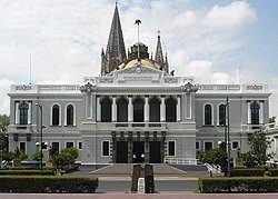 Pronóstico meteorológico hora a hora con datos de temperatura, humedad, velocidad y dirección del viento, estado del cielo, presión atmosférica, probabilidad de lluvia y previsión de porcentaje de nubes en el cielo para cada. Guadalajara Wikipedia