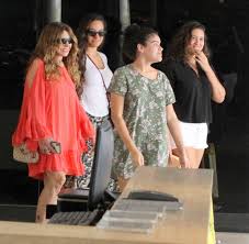 Filho da cantora com maurício mattar, luã está com 31 anos e se manteve low profile até então. Elba Ramalho E Clicada Com As Tres Filhas Durante Passeio Quem Quem News