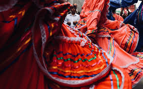 Ancient aztec clothing, that is, the clothing worn by the tribes that made up the aztec empire (such as the mexica people), was rich in variety. A Guide To Traditional Mexican Clothing And Fashion