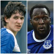 If both become available, both the same age and in their prime, which  player would you sign? Gary Lineker? Romelu Lukaku?