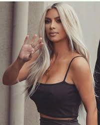 Pin By Jacqueline On Kardashians Kim Kardashian Hair Platinum Blonde Hair Kim Kardashian Blonde