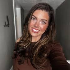 Erin Hinkle's Instagram, Twitter & Facebook