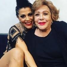 Frida sofía la joven compartió un video en el que confirma que demandará a su madre y a su abuelo por. Me Da Miedo Silvia Pinal Y Alejandra Guzman Y Su Foto Al Natural