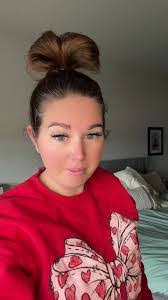 Kirsten Weeks's Instagram, Twitter & Facebook