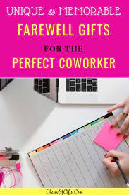 What's the text (printing/printed) on the front page? The Best Colleague Farewell Gifts That Leave A Memorable Impression