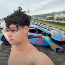 Streamer who crashed $200,000 McLaren