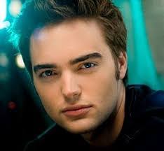 Drew Bell's Instagram, Twitter & Facebook