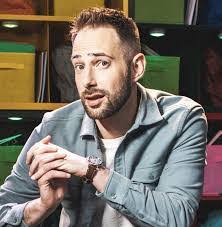 Jason Mobley's Instagram, Twitter & Facebook