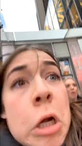 BREAKING: Loud bangs reportedly caused by multiple manhole explosions in  #NewYork #TimesSquare around 6:50pm ET. , No injuries have been reported.,  EDIT: Video updated after original post., 🎥: R A W S ...