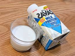 ザバスミルクプロテイン全10種類を比較レビュー】おすすめの味はどれか【コンビニでも買える激ウマドリンク】 | BLUEZZLY