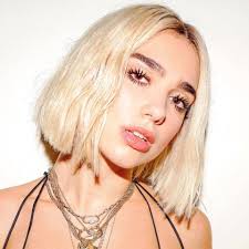 However, there are just a few who are really well known for being blonde, and today we're going to show you not one, or two, but twelve iconic blonde anime girls that you may or may not know. Emily Ratajkowski S New Platinum Blonde Hair Colour Glamour Uk