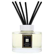 Their dedication to luxury means they make the perfect gift, whether for others or as a sneaky treat for yourself. Jo Malone Lime Basil Mandarin Diffuser 165ml Gifts Sets