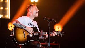 He joined slipknot in 1997 to replace their original vocalist and has subsequently released six studio. Corey Taylor Lepas Video Musik Samantha S Gone