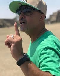 Kenneth Gabbert's Instagram, Twitter & Facebook