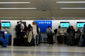 Newark airport expects delays following communications outage