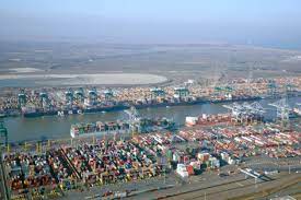 The port of antwerp is the port of the city of antwerp.it is located in flanders (), mainly in the province of antwerp but also partially in the province of east flanders.it is a seaport in the heart of europe accessible to capesize ships. Hafen Antwerpen Fordert Wandel Hafenzeitung