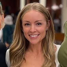 Kari Nystrom's Instagram, Twitter & Facebook