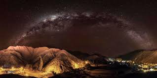 Estrellas de Purmamarca ??? Una increíble fotografía panorámica en la  noche de Purmamarca cautiva a todos en redes sociales ? Lucas Iborra