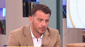Στη σόνια καζόνι και στο περιοδικό people παραχώρησε συνέντευξη ο γιώργος αγγελόπουλος, ο οποίος αποκάλυψε όλη την αλήθεια για τη σχέση του με την κατερίνα δαλάκα. Sygklonise O Giwrgos Aggelopoylos Me Thn E3omologhsh Toy
