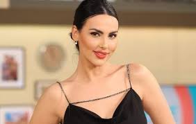 Δεν υπάρχουν λεφτά για μεθ, για συγκοινωνίες, για την παιδεία, για αυξήσεις σε μισθούς και συντάξεις, για δημιουργία νέων θέσεων εργασίας αλλά υπάρχουν για πολεμικά αεροπλάνα #iniochos2021. Lavinia Pirva SoÅ£ia Lui Stefan BÄƒnicÄƒ Va Avea O RubricÄƒ La Vorbeste Lumea Emisiunea De Pe Pro Tv