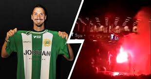 April malmö spilte mot hammarby i allsvenskan. Angry Malmo Fans Set Zlatan S Statue On Fire After Hammarby Takeover Tribuna Com