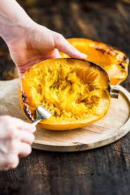 Feb 24, 2017 · scoop out the spaghetti squash seeds and bits with a spoon. How To Cook Spaghetti Squash Instant Pot Oven