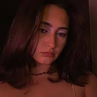 Holly Magill's Instagram, Twitter & Facebook