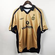 The latest man utd news, transfer news, rumours, results & player ratings. Best Of Jahrhundertwappen Trikots Barcelona Man Utd Milan Mehr Nur Fussball