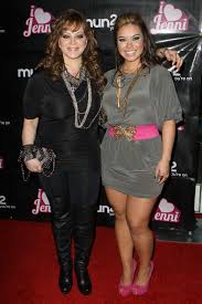 'chiquis' rivera reaparece en redes sociales y se despide de sus fans. Chiquis Rivera Jenni Rivera Daughter Will Play Her Mom In Official Biopic