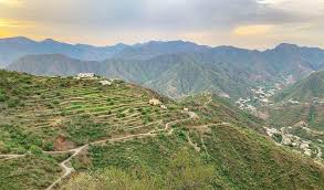 Here are 5 mountains that are a must visit for anyone in saudi arabia. Saudi Arabia S Southern Mountains Offer Peak Camping Conditions Arab News