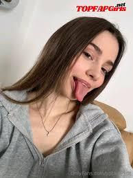 sophie xdt nude ass jewel peek