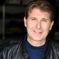 Whittlin' and Fiddlin' My Own Way: The Violet Hensley Story: Hensley, Violet,  Franks, Randall: 9780984910823: Amazon.com: Books