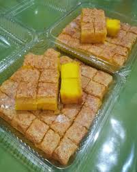 Ubi kayu rebus dan dicicah dengan kelapa yang dicampur gula. Bingka Ubi Cheese Adeliadelight Kuih Talam Tawau Facebook
