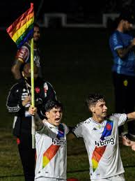 Check spelling or type a new query. Vasco Vence O Brusque Em Jogo Com Comemoracao Simbolica De Cano 27 06 2021 Uol Esporte