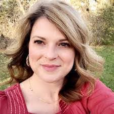 Colette Wells's Instagram, Twitter & Facebook