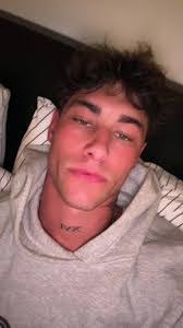 Ryan Resnick's Instagram, Twitter & Facebook