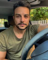 Το photostory των υπογραφών με σάσα. Aris Makris