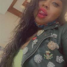 Karen thinks her music playlist comes first, she's wrong 😠