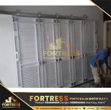 Pintu sliding dapat dibuat dalam beberapa jumlah daun, mulai dari hanya satu. 0812 9162 6108 Jbs Harga Handle Pintu Balikpapan Harga Jual Pintu Garasi Besi Wina Pintu Garasi Garasi Pintu