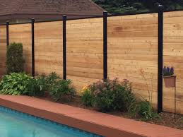 Fabrication Et Installation De Cloture En Bois Cedre Rouge Terrebonne Montreal Laval Et Encore Plus Fence Design Backyard Fences Fence Landscaping