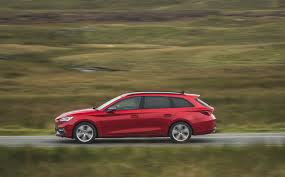 Like most hybrids, it can recharge the battery automatically but you to recharge, you simply plug it into a conventional power network. 2020 Seat Leon Estate Review